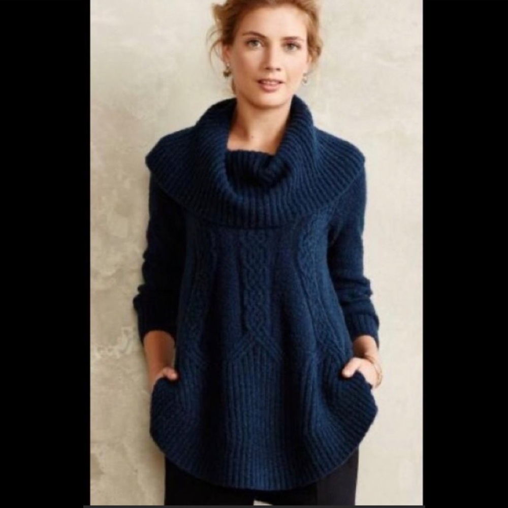 Angel of the north blue Boucle  sweater small